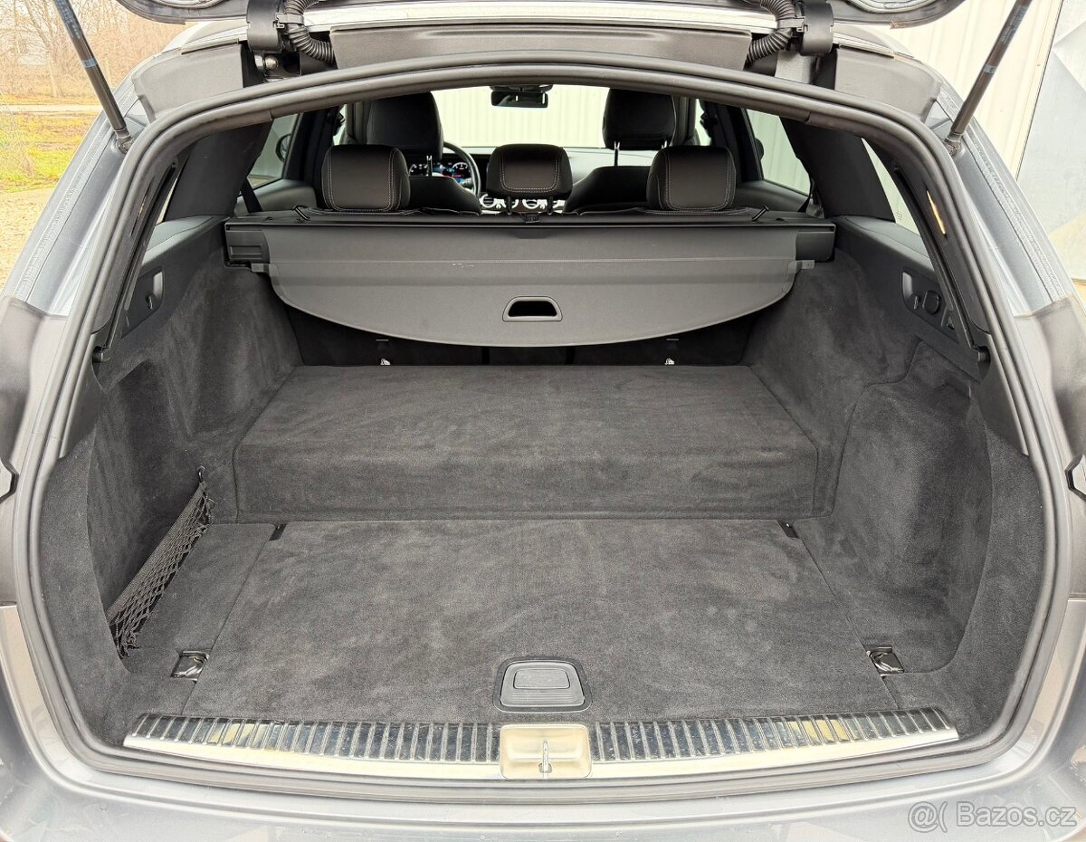 Mercedes Benz E300de T Saloon - 19