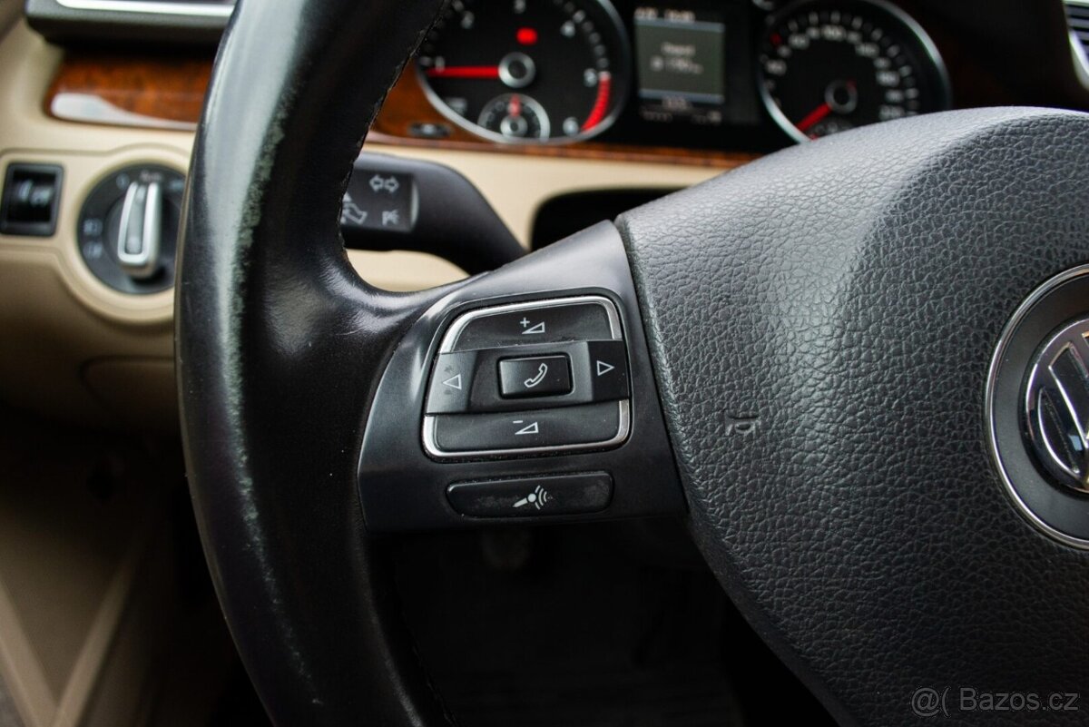 Volkswagen Passat Variant 2.0 TDI BMT Highline 4MOTION - 19