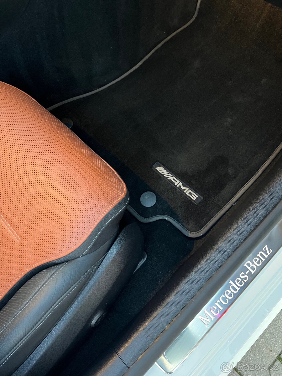 Mercedes-Benz C300e AMG S206 - 19