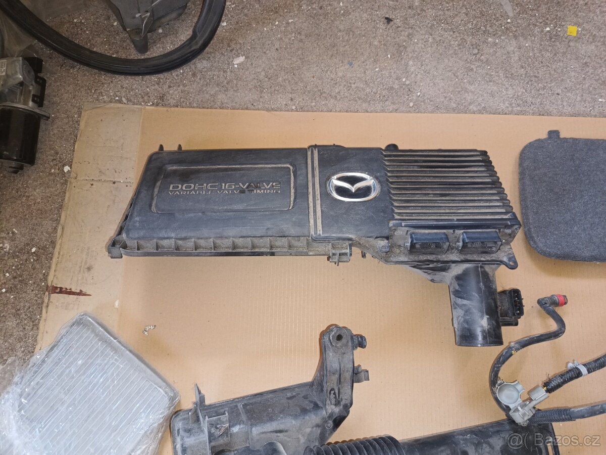 MAZDA 3 1.4 16v r.2007 / díly - 19