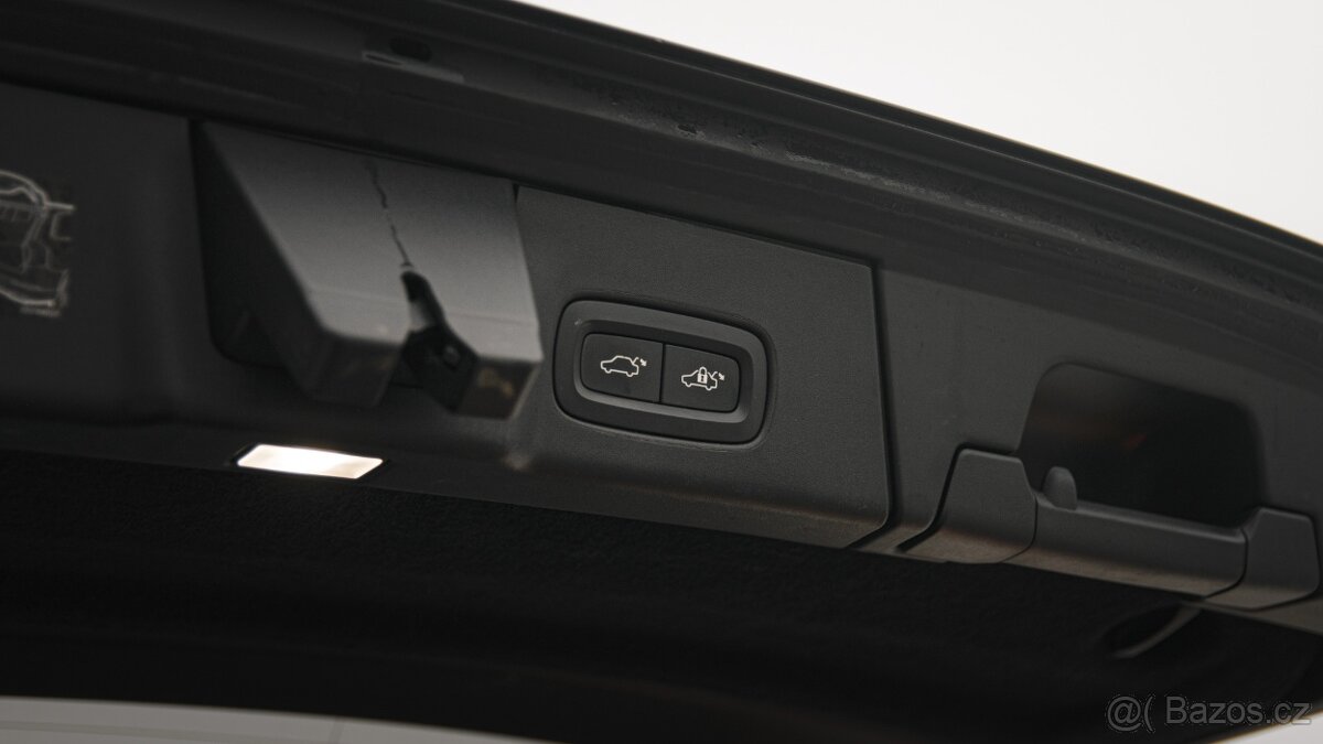 Volvo V90, D5 AWD 2,0/173kW DPH Tažné - 19