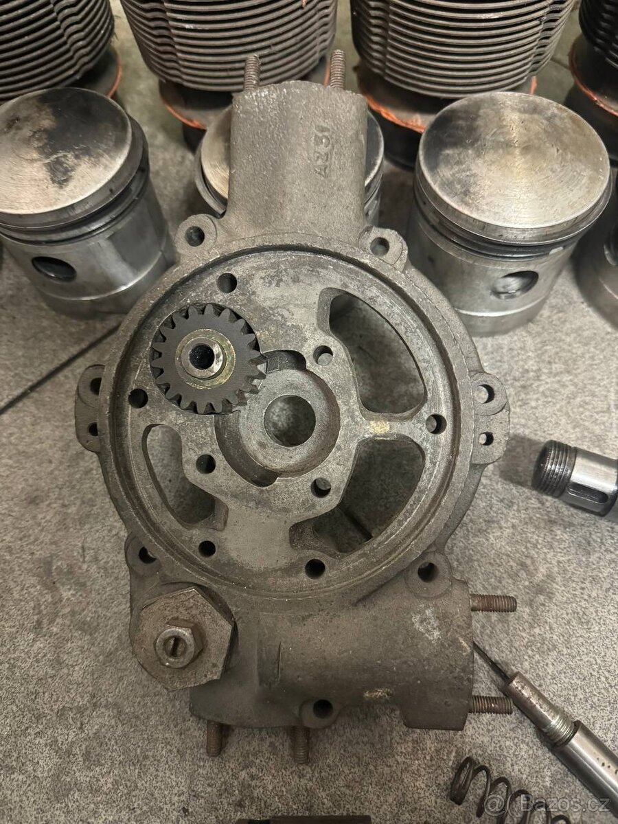 Tatra 87 motor - náhradní díly - 19