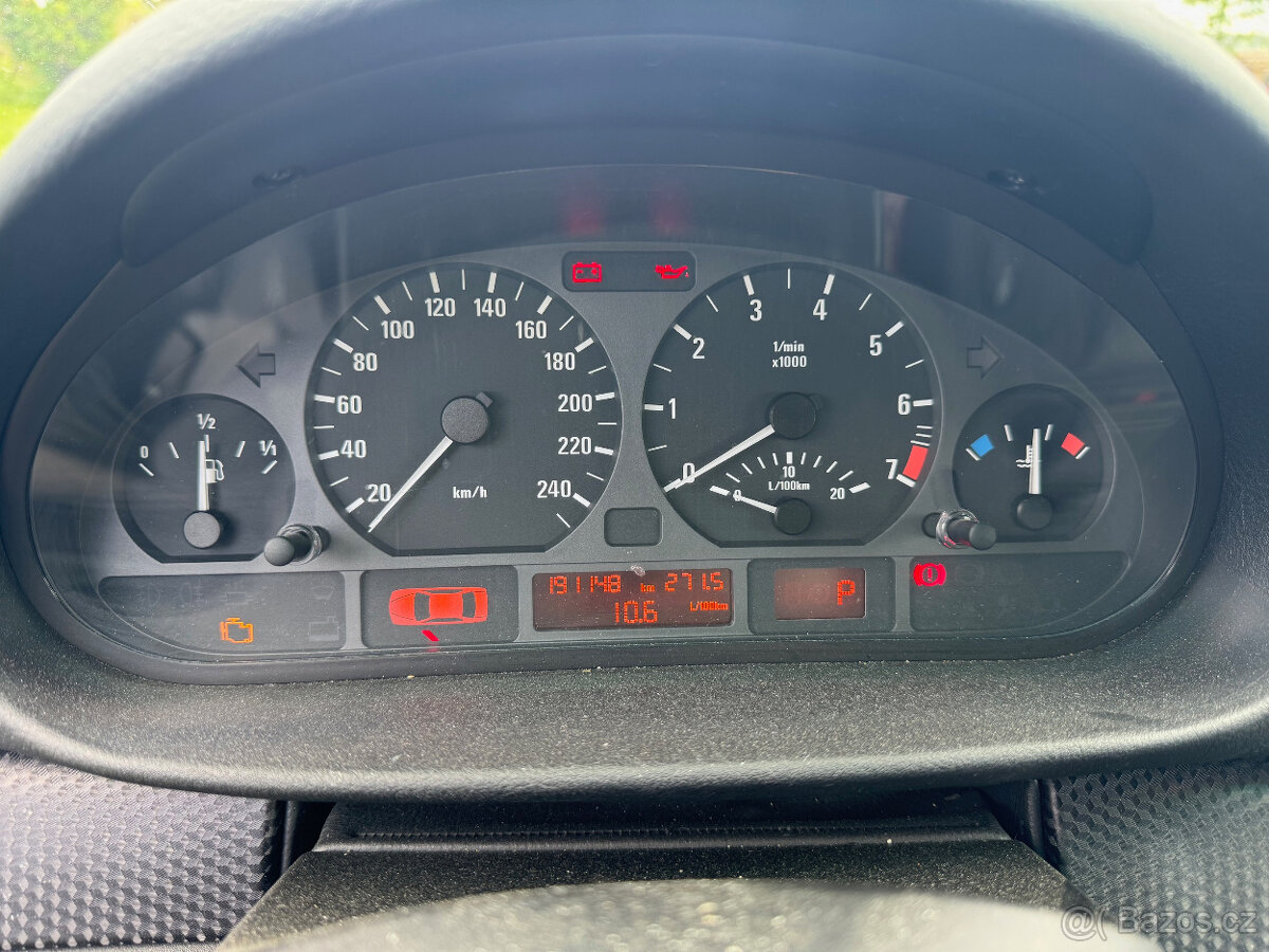 BMW 325ti (AT31) - 19