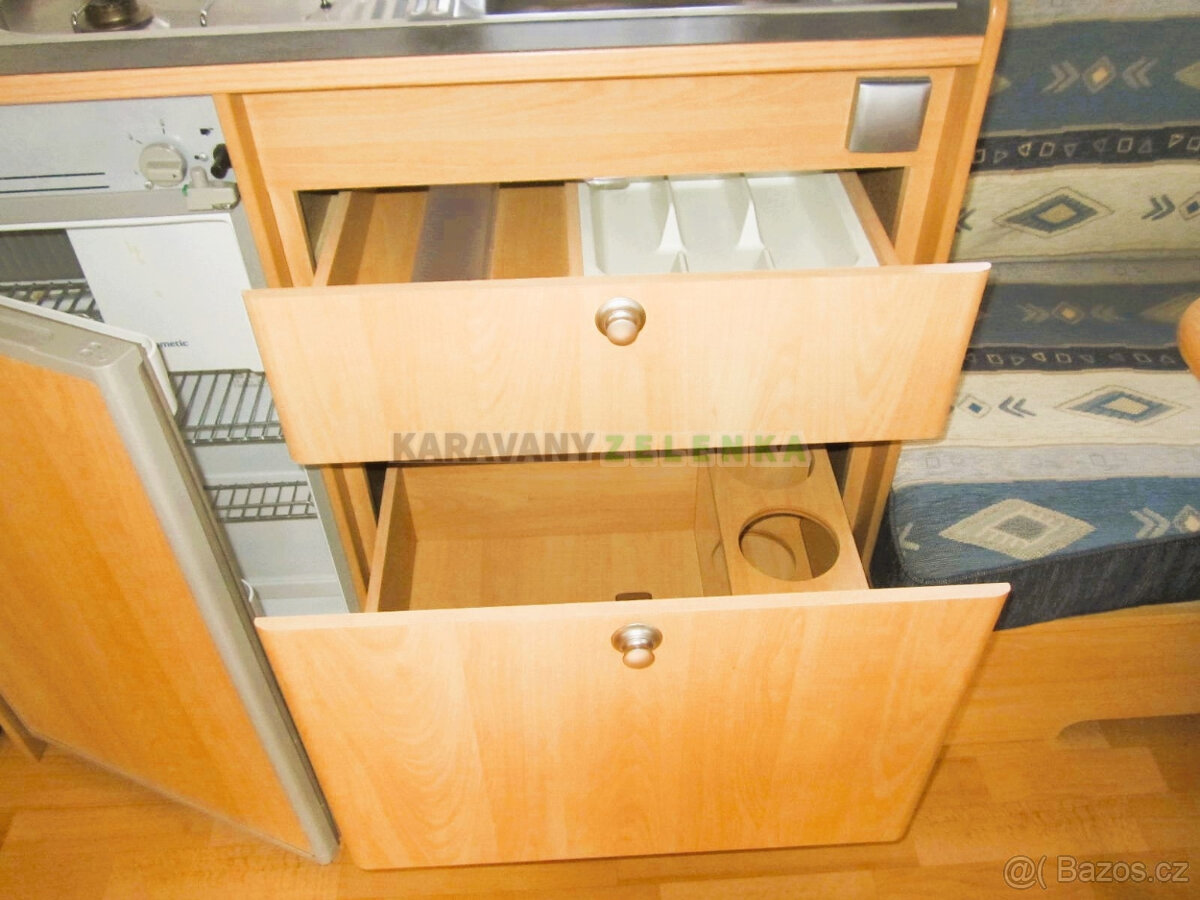 ADRIA ALTEA 502 DT - SLEVA - 19