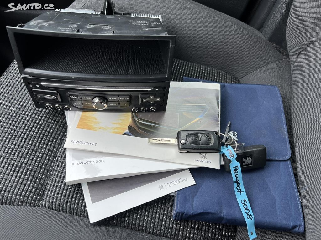 🚗 Peugeot 5008 2.0HDi NAVI KAMERA TAŽNÉ ALU - 19