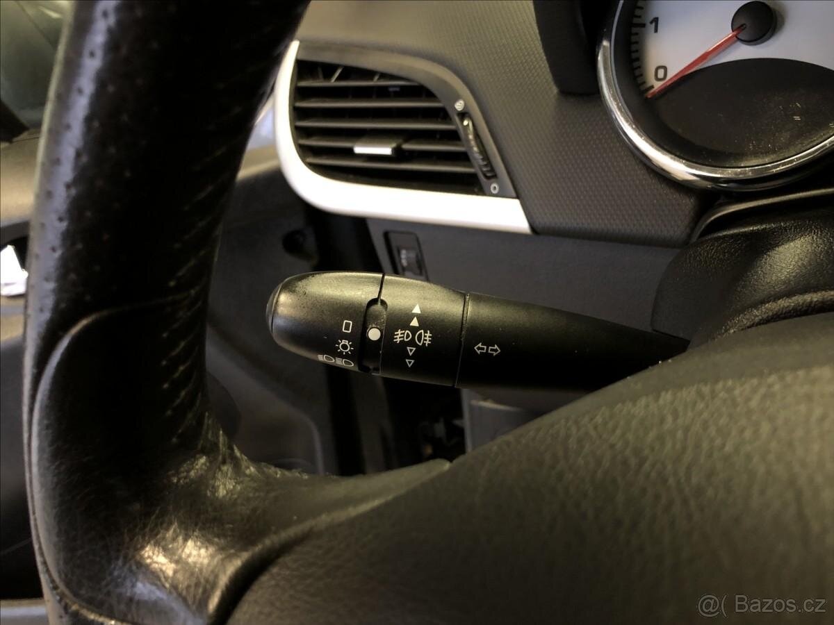 Peugeot 207 sw + - 19