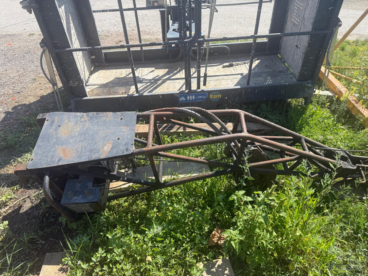 Otočný teleskopický manipulátor MERLO ROTO 40.25 MCSS - 19