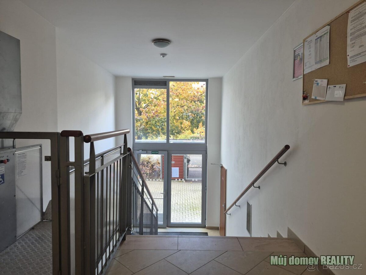 Pronájem bytu 2+kk, 50 m s balkonem Praha 5, Zličín. - 19