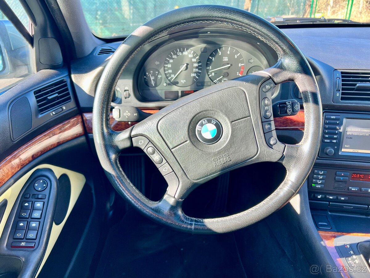 BMW 525iA Individual - 19