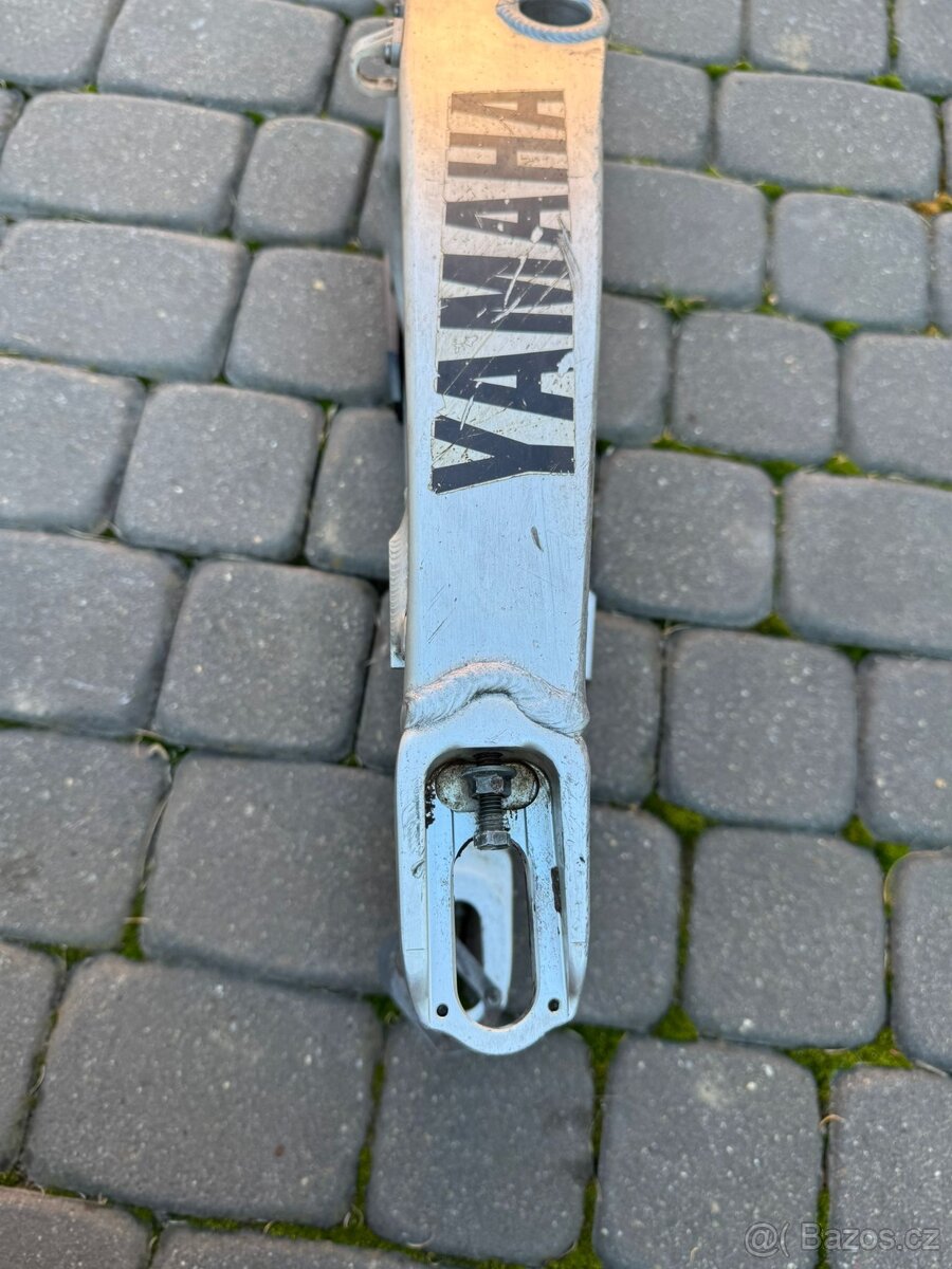 Kyvná vidlice zavěšení kyvka kolo Yamaha YZF WRF YZ - 19