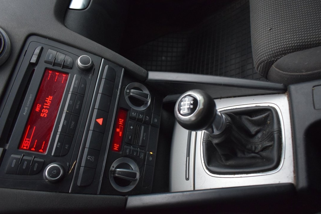 Audi A3 SPORTBACK 1.6 TDi/2011/TAŽNÉ/ - 19