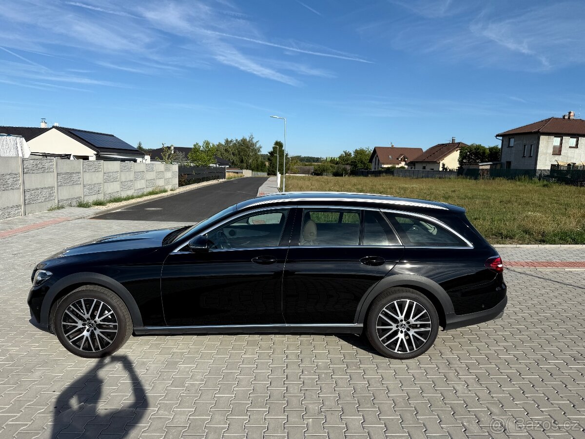 E 220d 4-MATIC ALLTERRAIN,2022,FACELIFT,CZ,DPH,EXTRA STAV - 19
