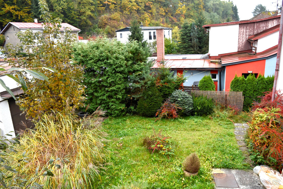 Náchod - Prodej rodinného domu se třemi jednotkami a garáží - 19