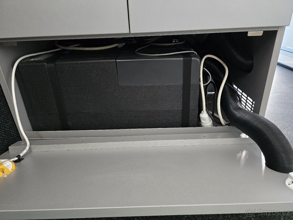 Prodám speciál MB Sprinter 519 CDI, 4x4 - částečně pancéřova - 19