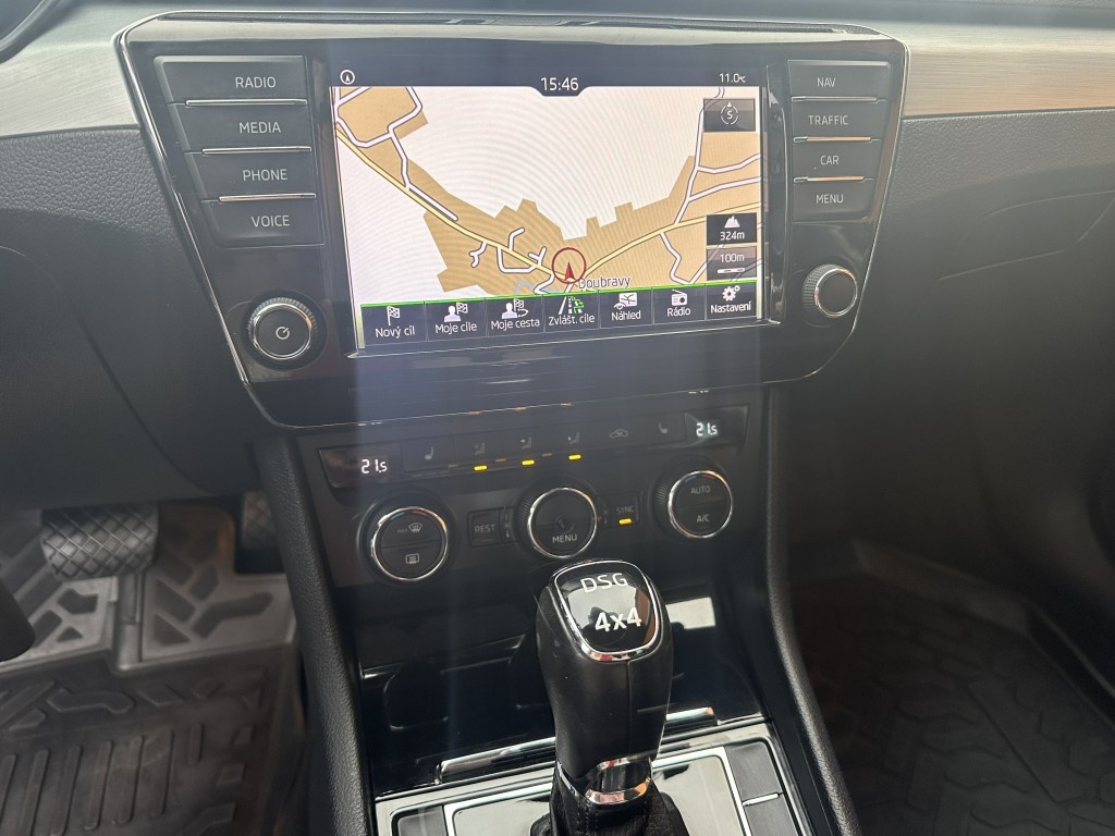 Škoda Superb 2.0 TDi 140kW 4x4 serviska - 19