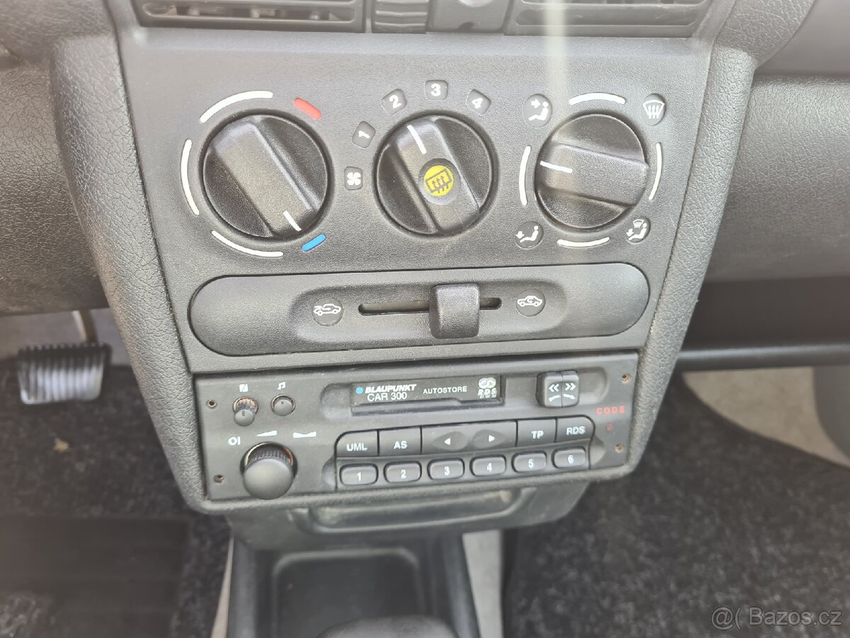 OPEL CORSA 1,4i 44 kW AUTOMAT ČR - 19