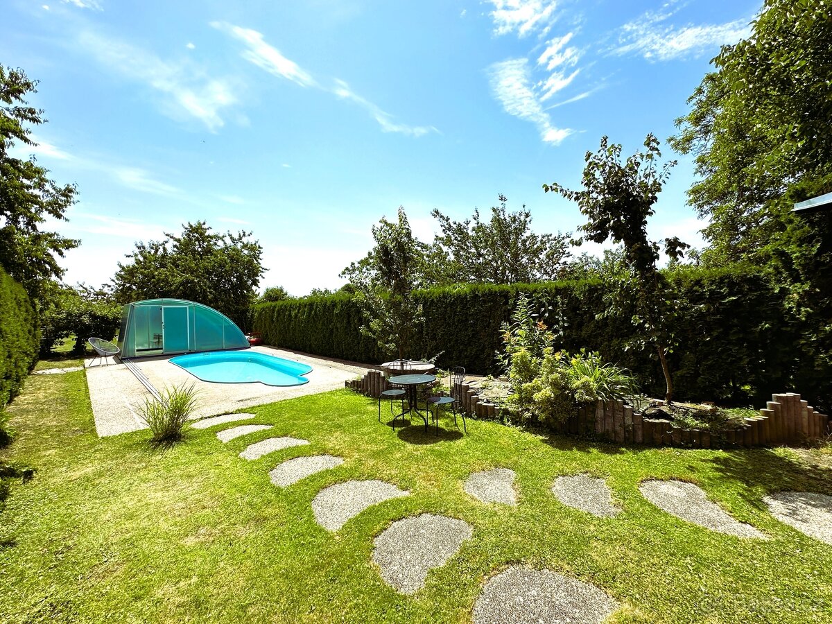 Prodej rodinného domu 213 m² s pozemkem 645 m² - 19