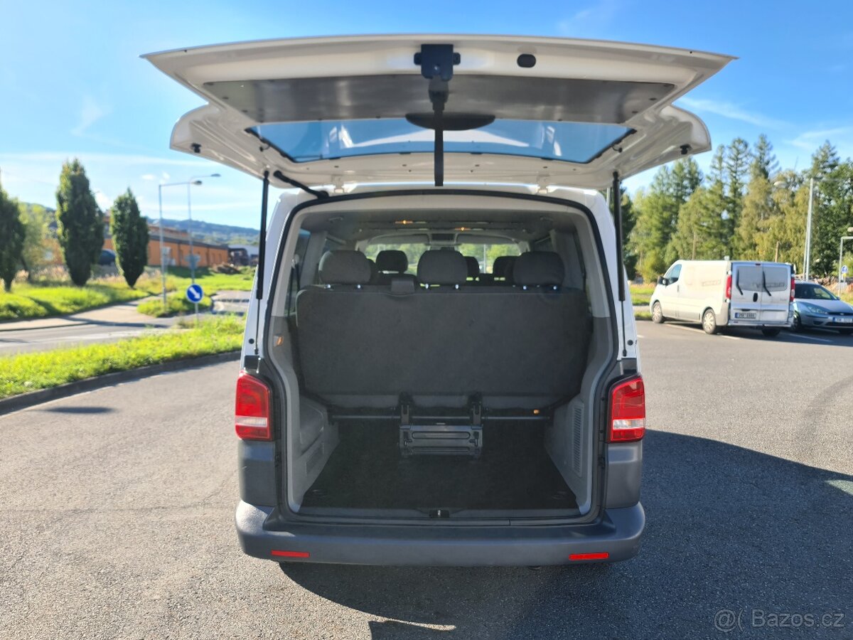 VW CARAVELLE T5 2.0 TDi 75-KW KLIMA 9-MÍST SERVISK 1.MAJ. - 19