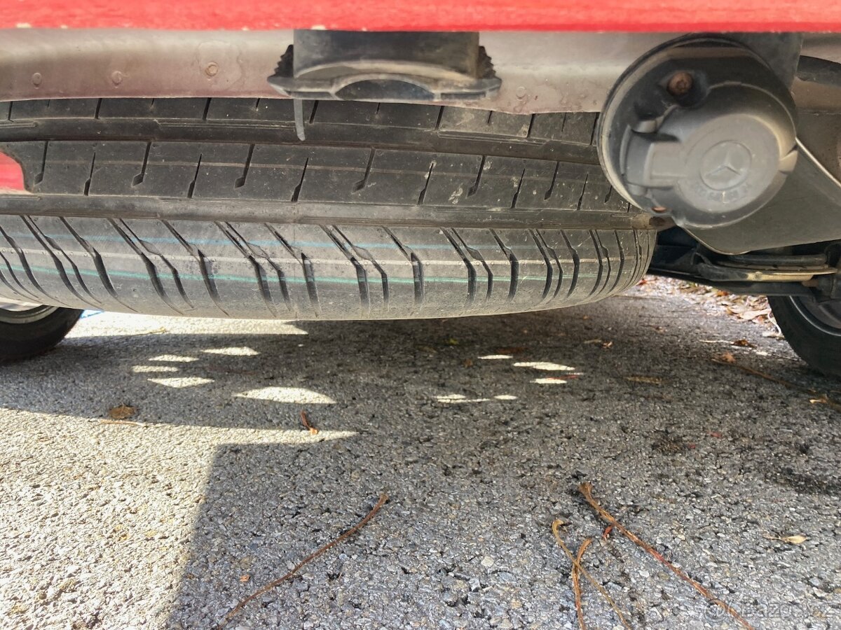 MERCEDES BENZ V 300D AMG 4MATIC PANORAMA 176KW,ČR 1.maj. - 19