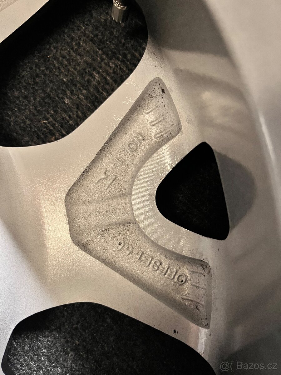 6x139.7 R17 originál alu kola Hyundai H-1 Starex - Staria - 19