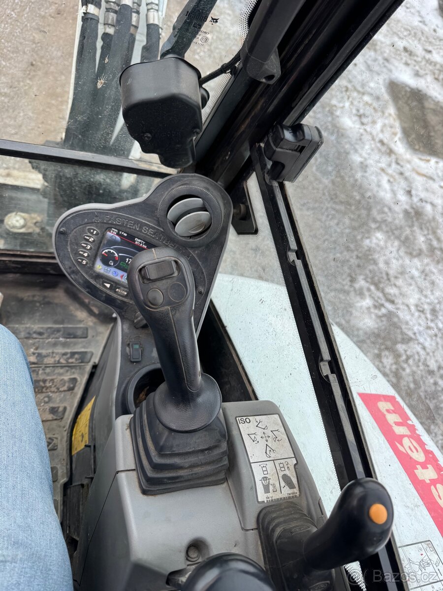 Bobcat E35 Bagr pásový - 19