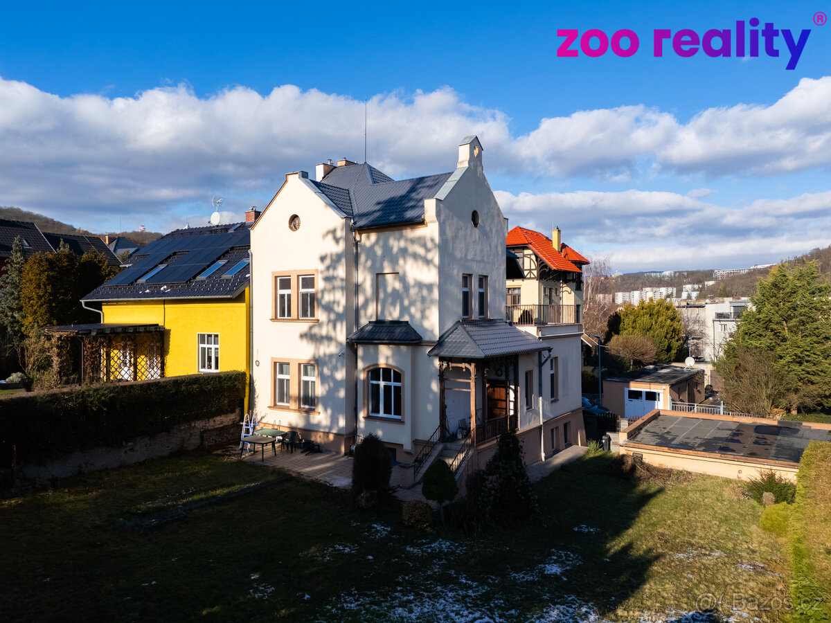 Prodej nadstandardní vily na velmi dobré adrese. - 19