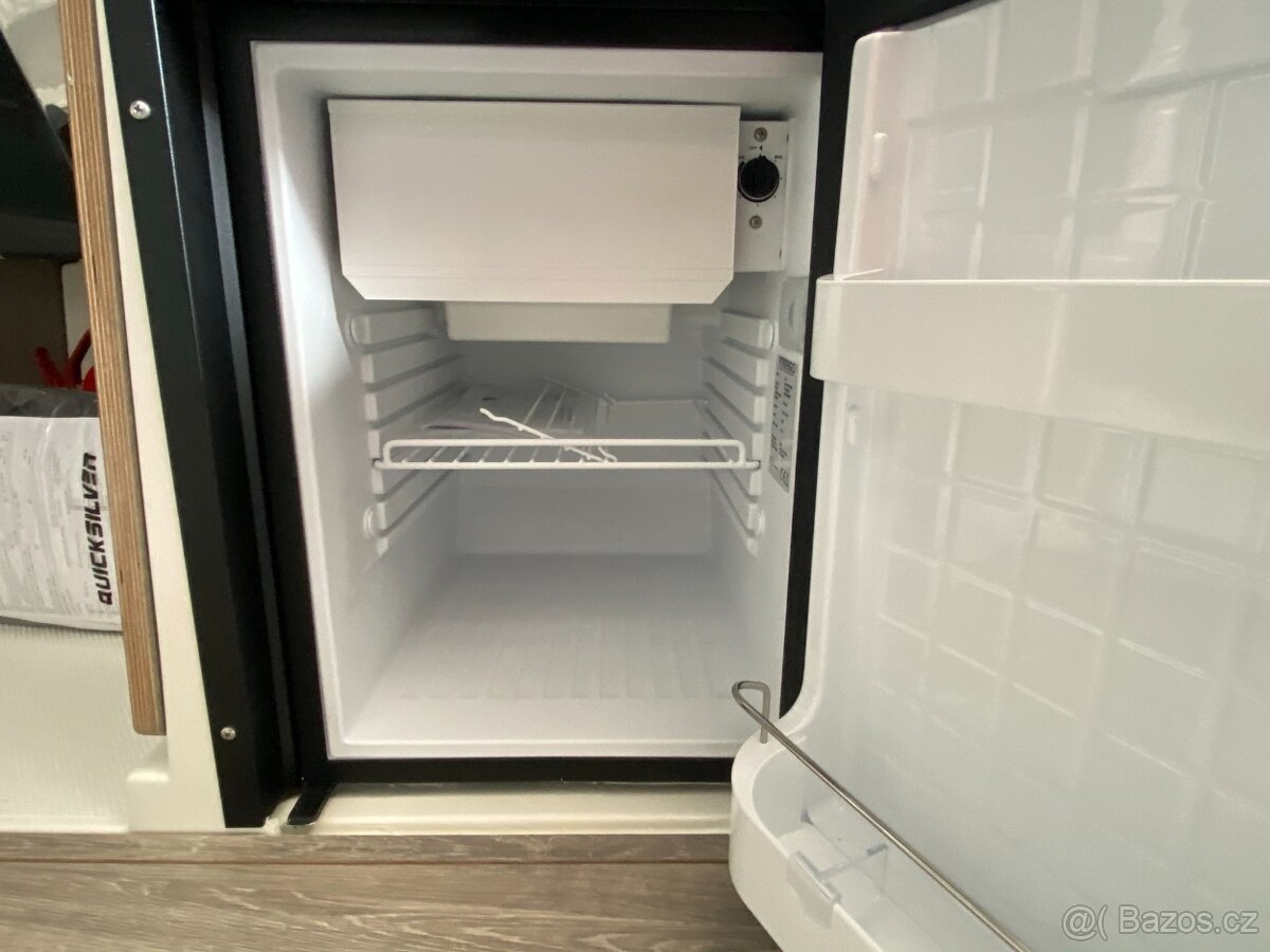 QUICKSILVER Activ 705 WEEKEND + MERCURY F 225 V6 EFI EXLPT D - 19