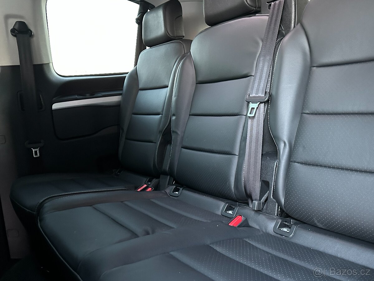 Peugeot Traveller 2022 - 19