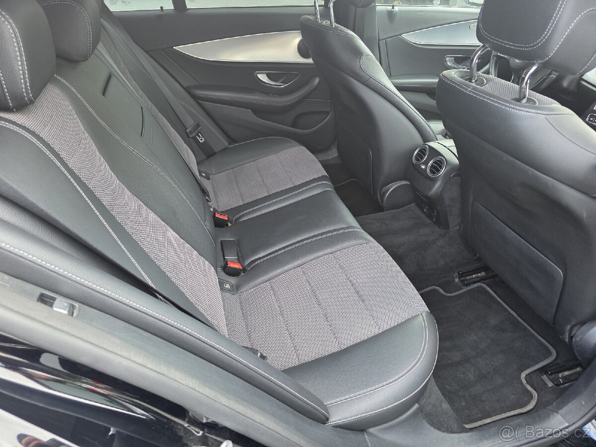 Mercedes-Benz Třídy E 220CDI 4-MATIC - 19