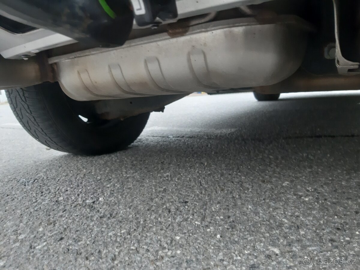 Škoda Yeti 2.0 TDI 1 majitel rok 2016 najeto 189 tis km - 19