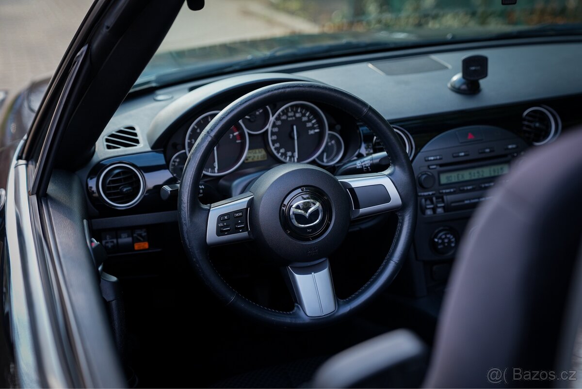 Mazda MX-5 Miata 2006 | 1.8 - 19