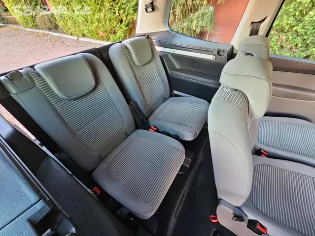 Seat Alhambra 2.0TDI/103kW 7.míst,xenon,tažné,kamera. - 19