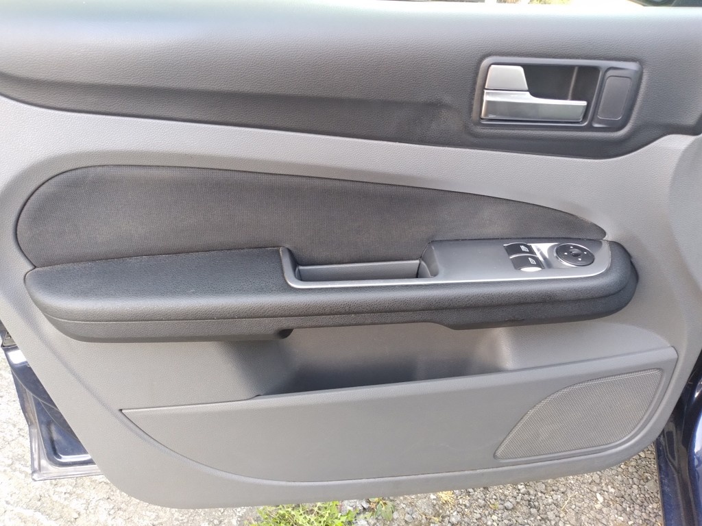 FORD FOCUS COMBI 1.6 16V 1.VLASTNÍK, ČR, KLIMA - 19