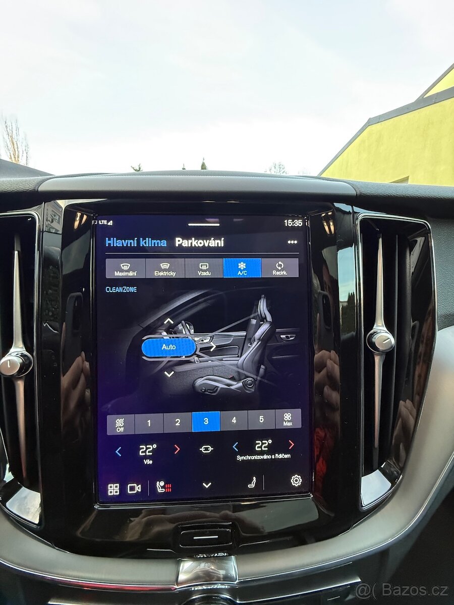 Volvo XC60 T6 257kW Inscription 4x4 NYNÍ PO SERVISE ČR 2022 - 19