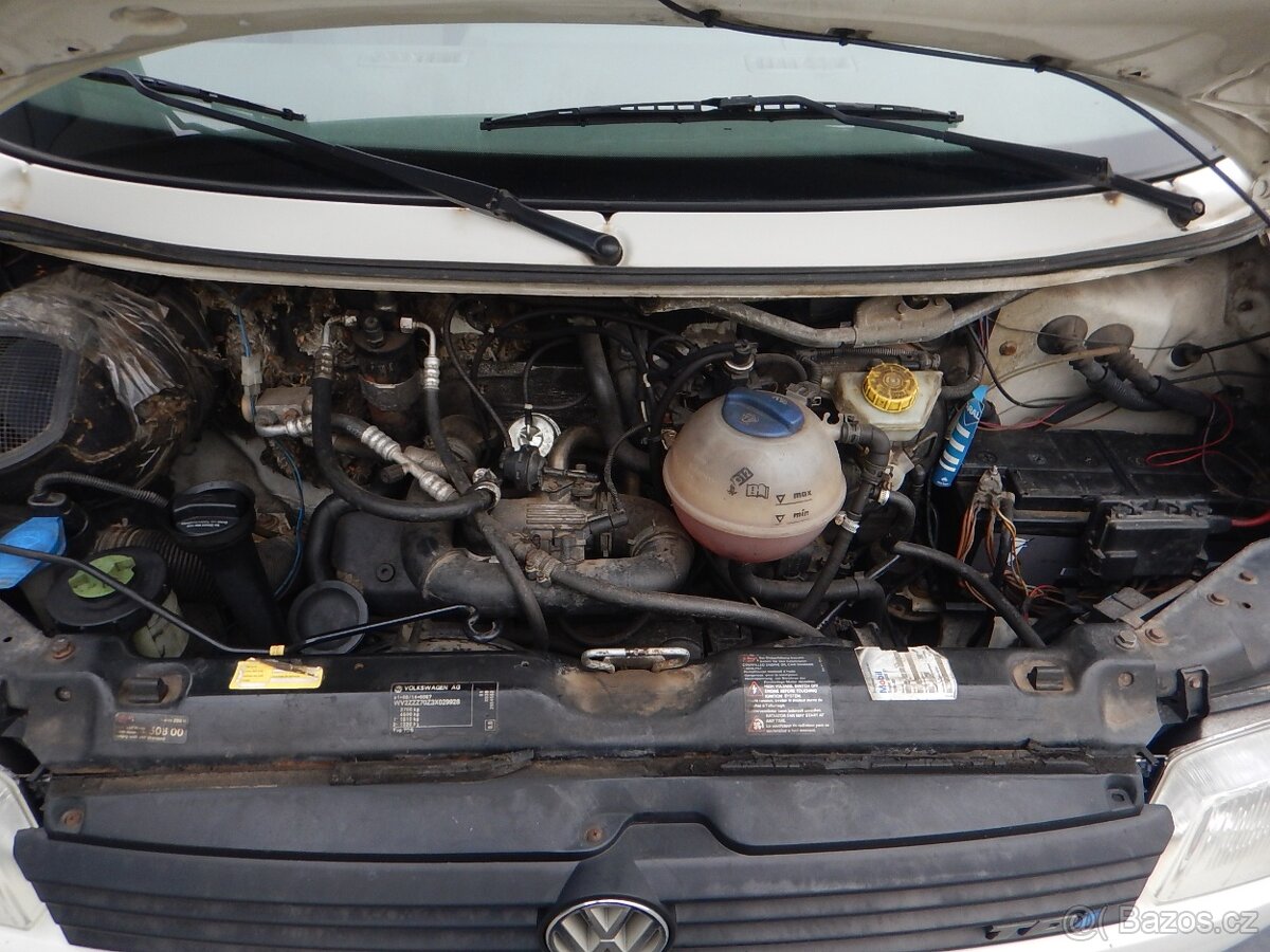 VW Transporter 2.5 TDI, BUS, 9 MÍST, TAŽNÉ - 19
