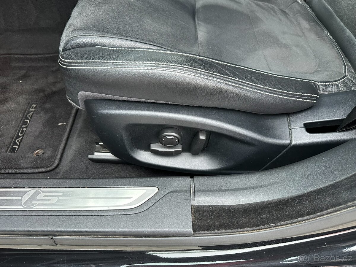 Jaguar XF, Kombi 3,0 TDi 221kW - 19