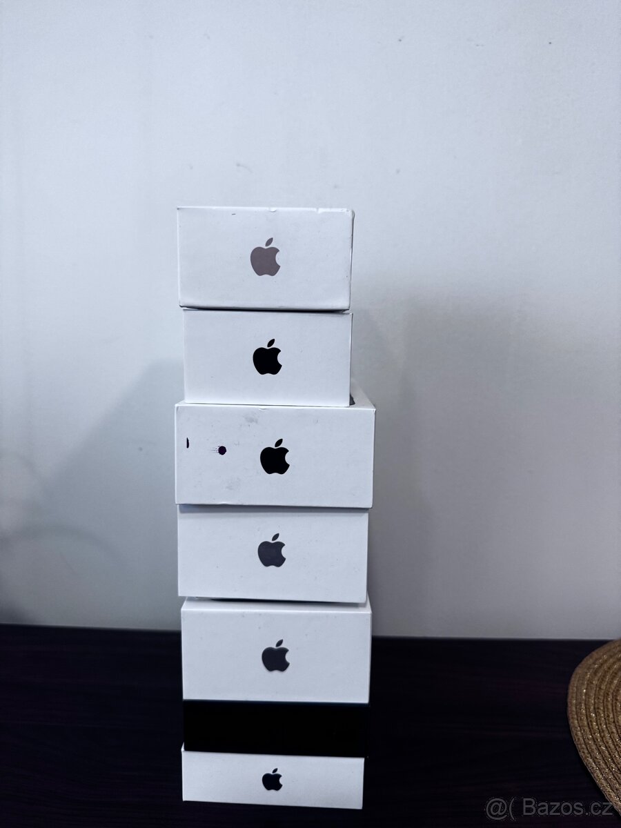 iPhone různé modely poškozené - 19