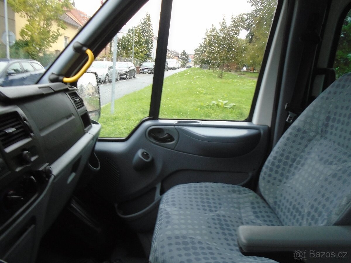 Ford Transit 2.2 TDCi 9 míst L3H3 Klima - 19