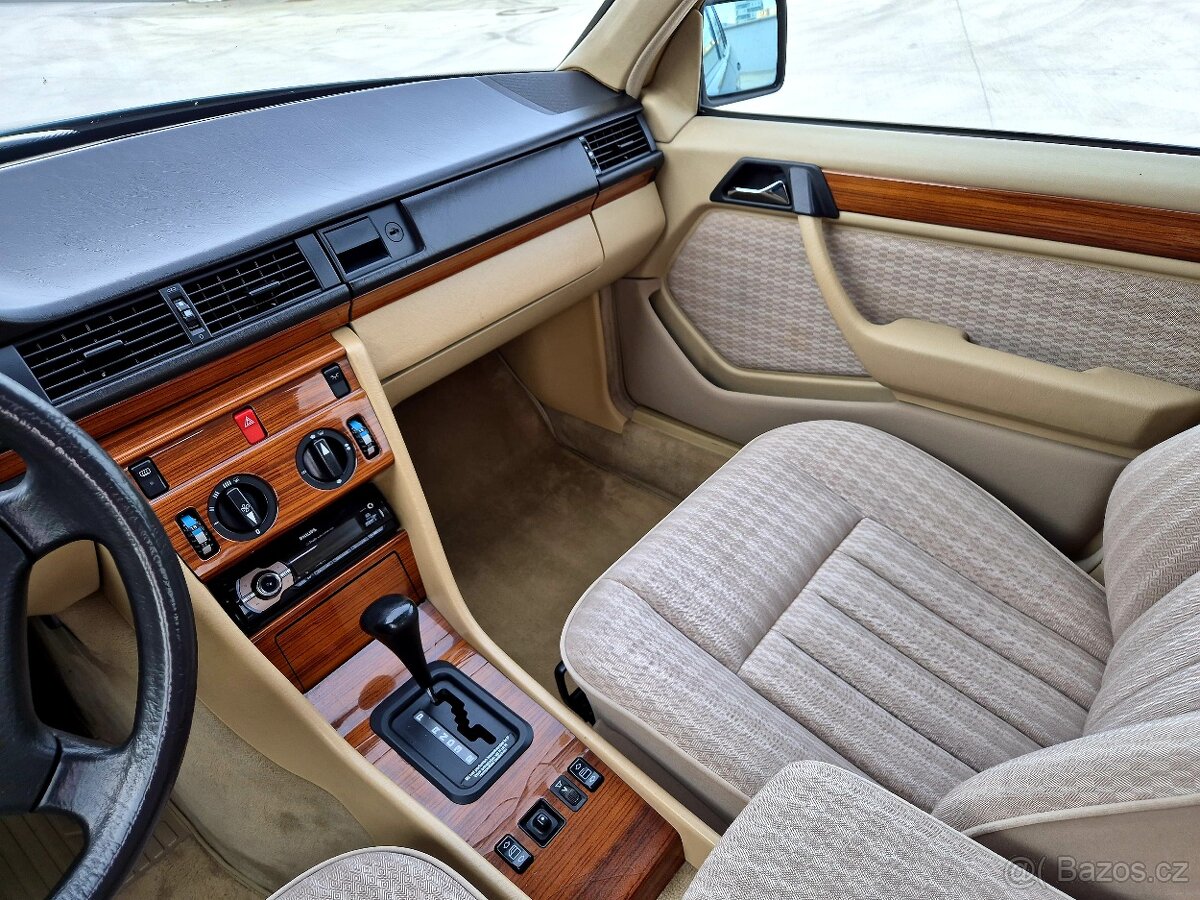 Mercedes W124 300D - 19
