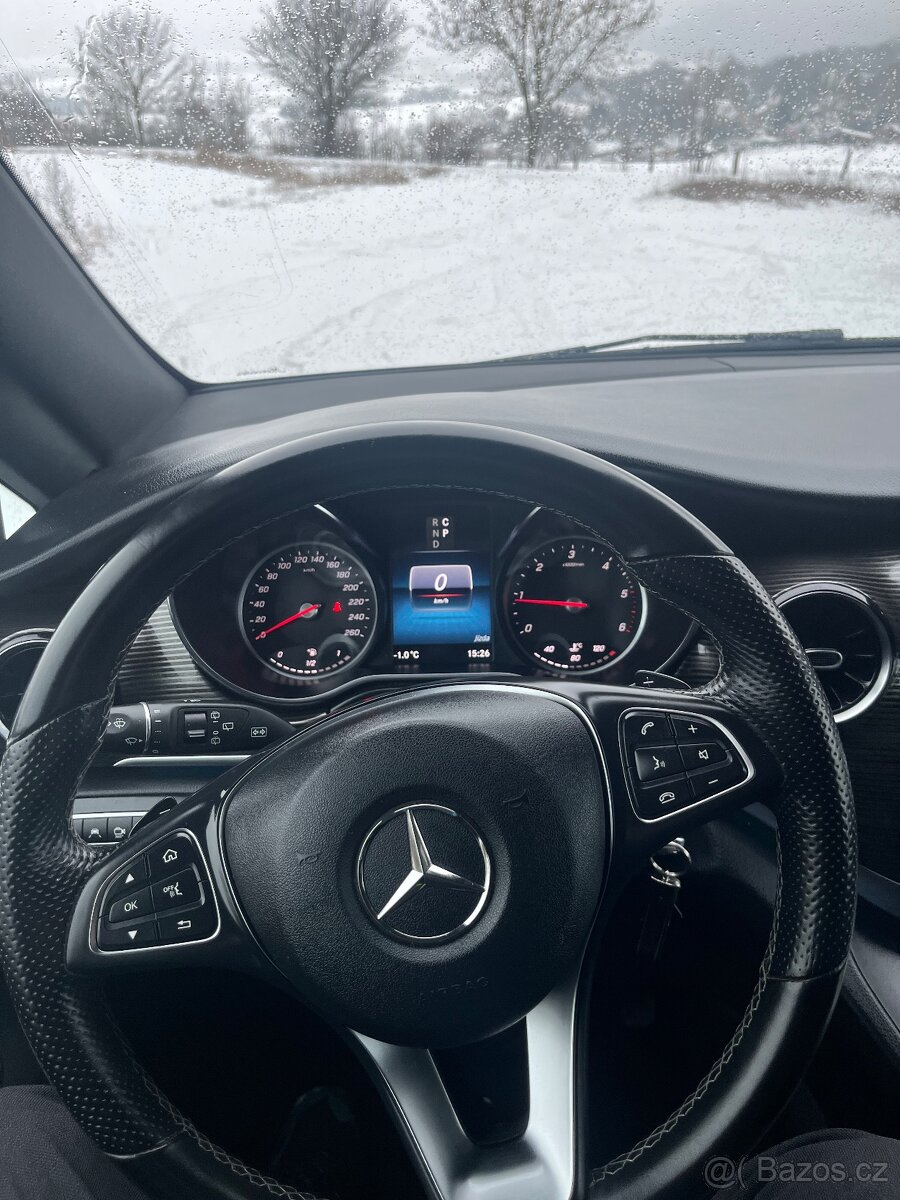 Mercedes-Benz V300d 4MATIc - 19