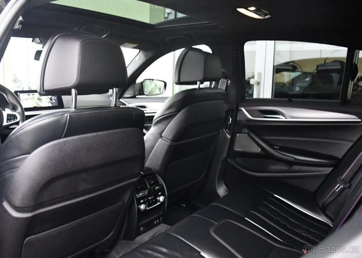 BMW Řada 5 M550d xDrive H/K 1M ČR - 19