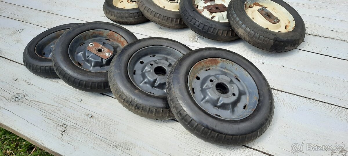 Velký výběr náhradních dílů na šlapací autíčko Moskvič - 19