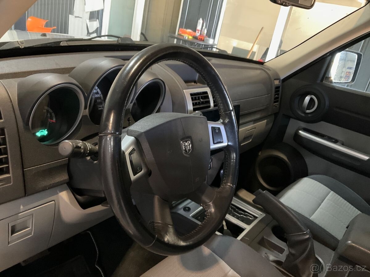 Dodge Nitro 3,7 SXT - 19