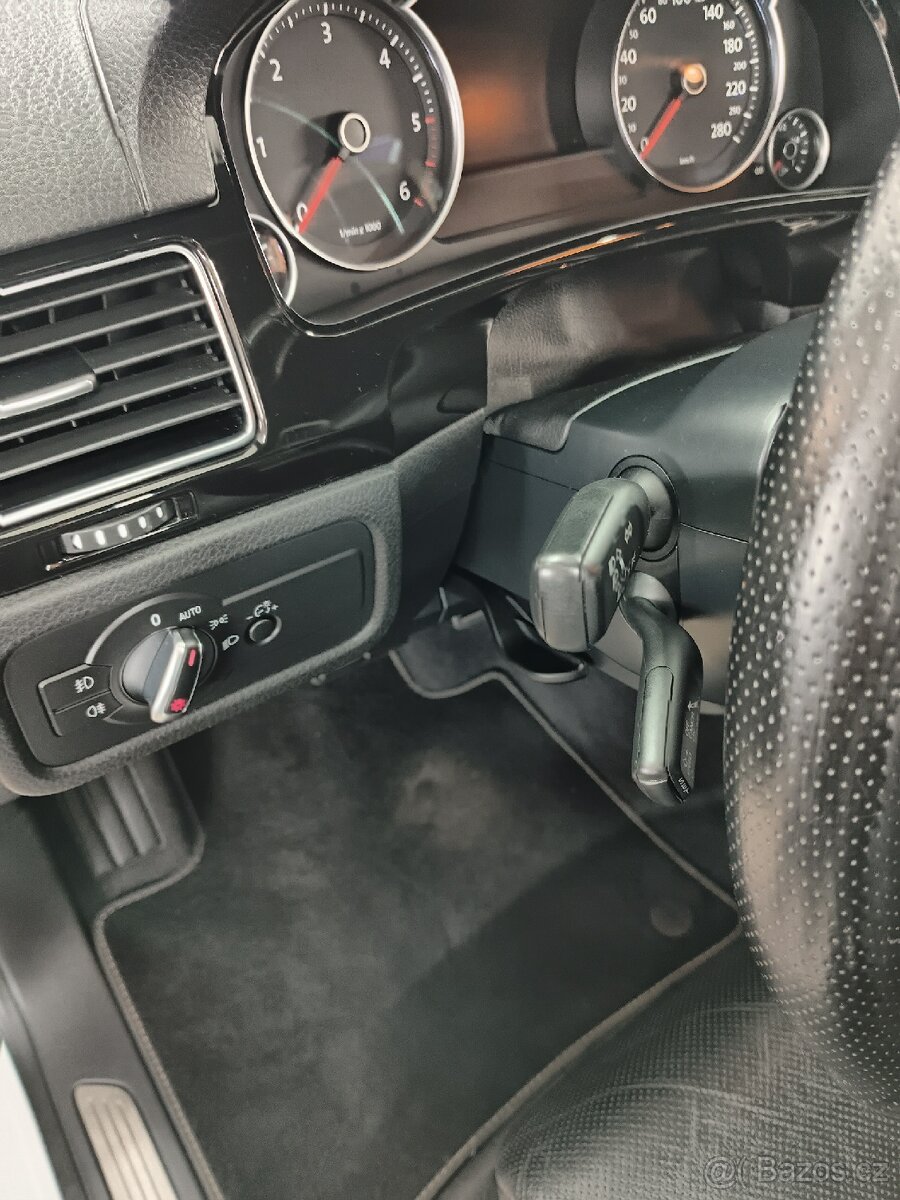 VW Touareg 3.0 tdi - 19