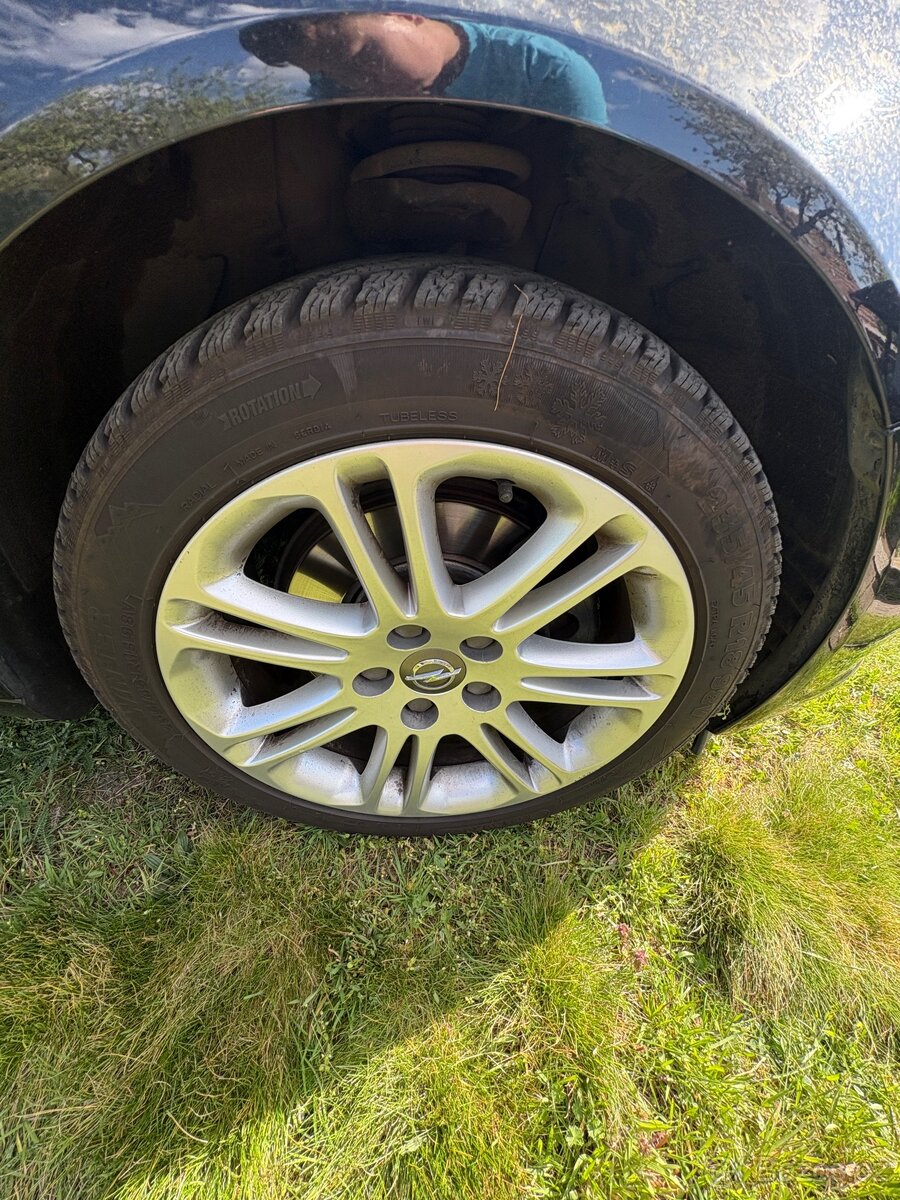 Prodám Opel insignii A - 19