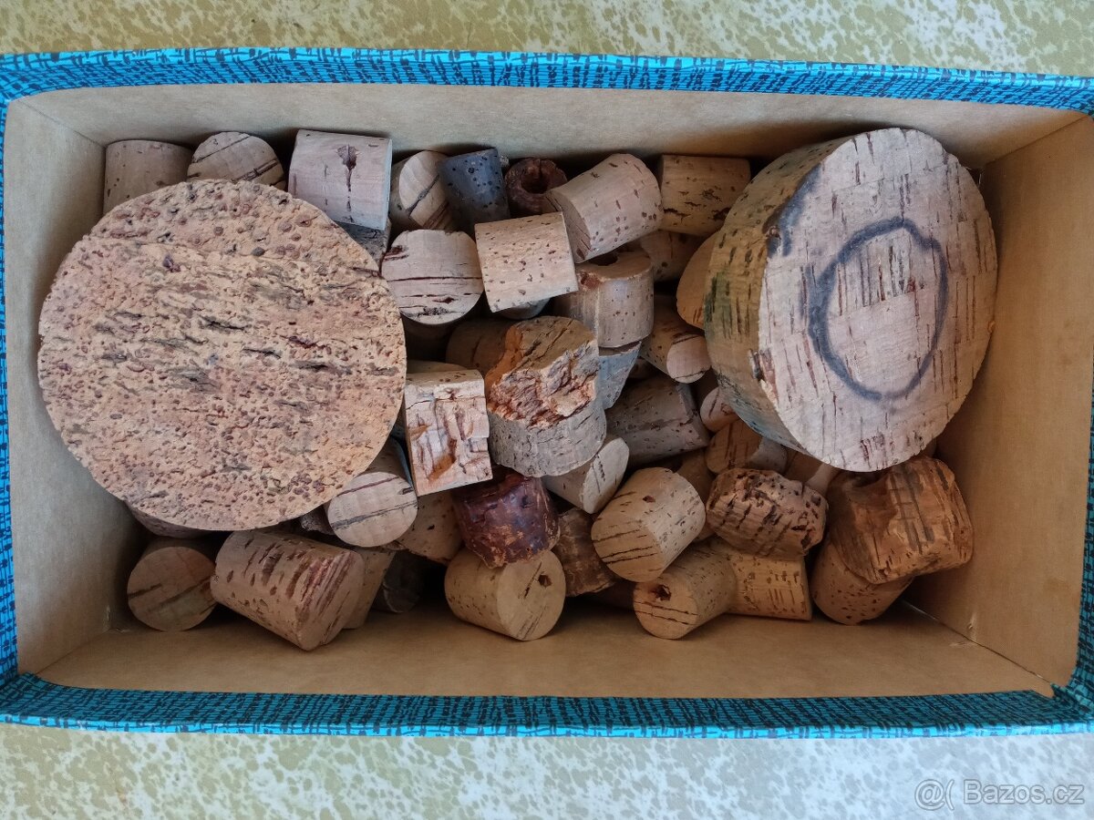 Velká sada laboratorního skla - 19