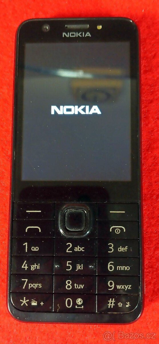 mobilni telefon Nokia 230, aluminium back, rok 2017 - 19