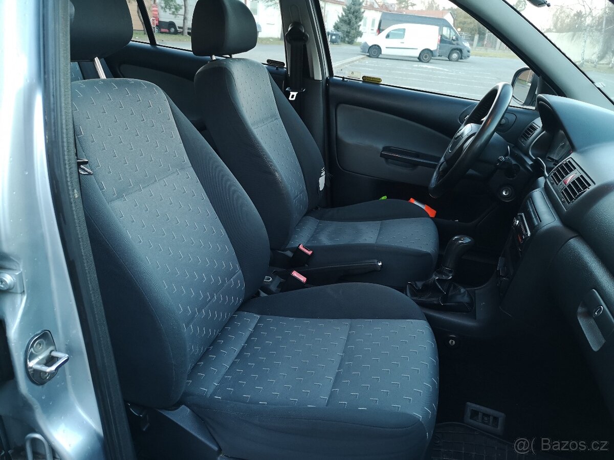 Škoda Octavia 1.9 TDi 74 kW Tour ČR. Rok 2010 - 19