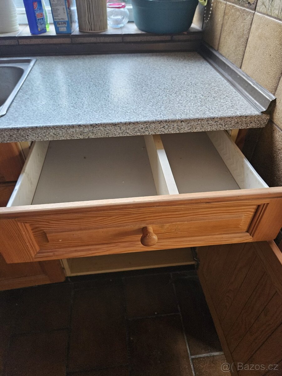 Masivní kuchyňská linka z Německa se spotřebiči - 19