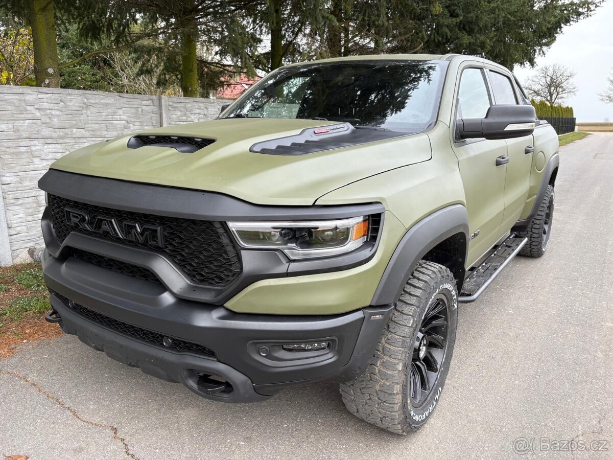 RAM 1500 5.7 hemi TRX body Kit - 19